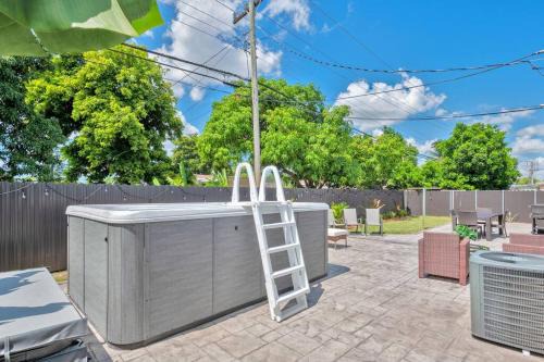 Miramar House | Luxurious 5 bedrooms Jacuzzipool