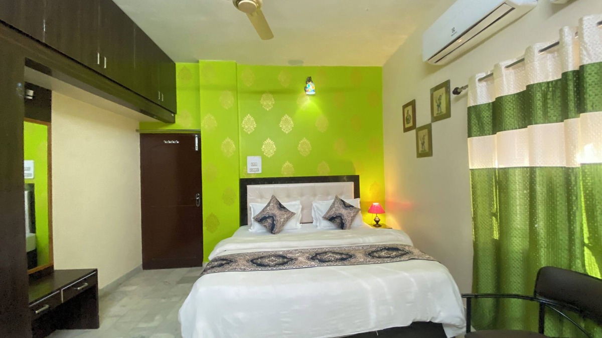 Mount Abu Villa | Luxurious 5 BHK Villa with Garden Oasis on the Majestic Mount Abu.