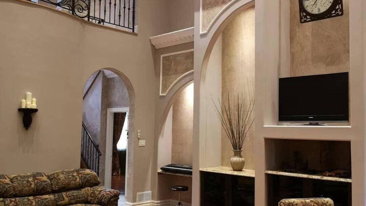 Lagoon City Villa | Luxurious 5 BR/3.5 BA Waterfront Over 5000 SqFt