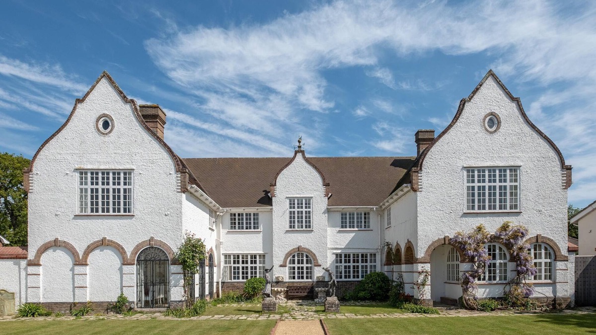 Bembridge Villa | Luxurious 7 bedroom Villa in the popular sailing village, Bembridge