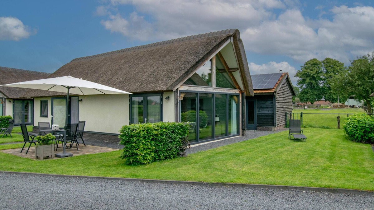 Alphen House | Luxurious and attractive detached house
