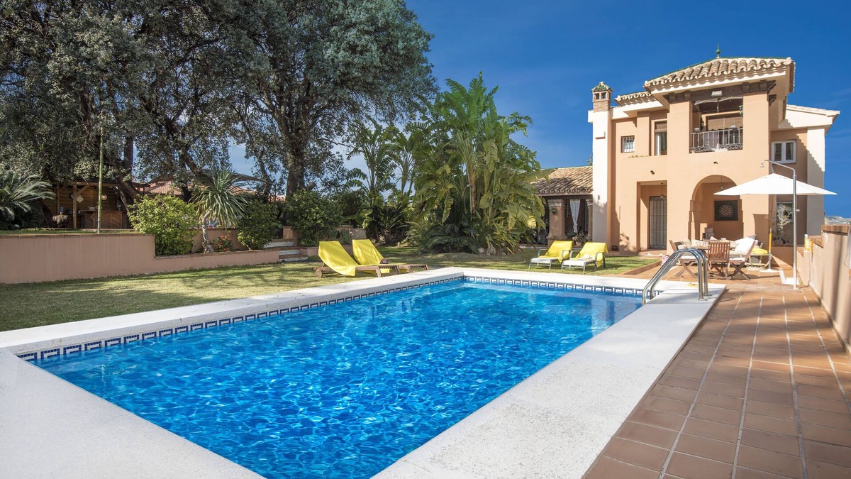 Pinos de Alhaurin Villa | Luxurious Andalusian villa with private pool and garden just 20 minutes from the