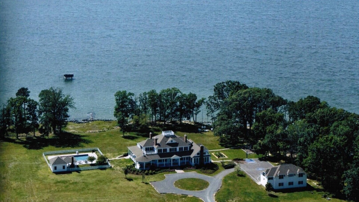 Royal Oak House | Luxurious and Extremely Private Waterfront Estate (SORRY - NO WEDDINGS)