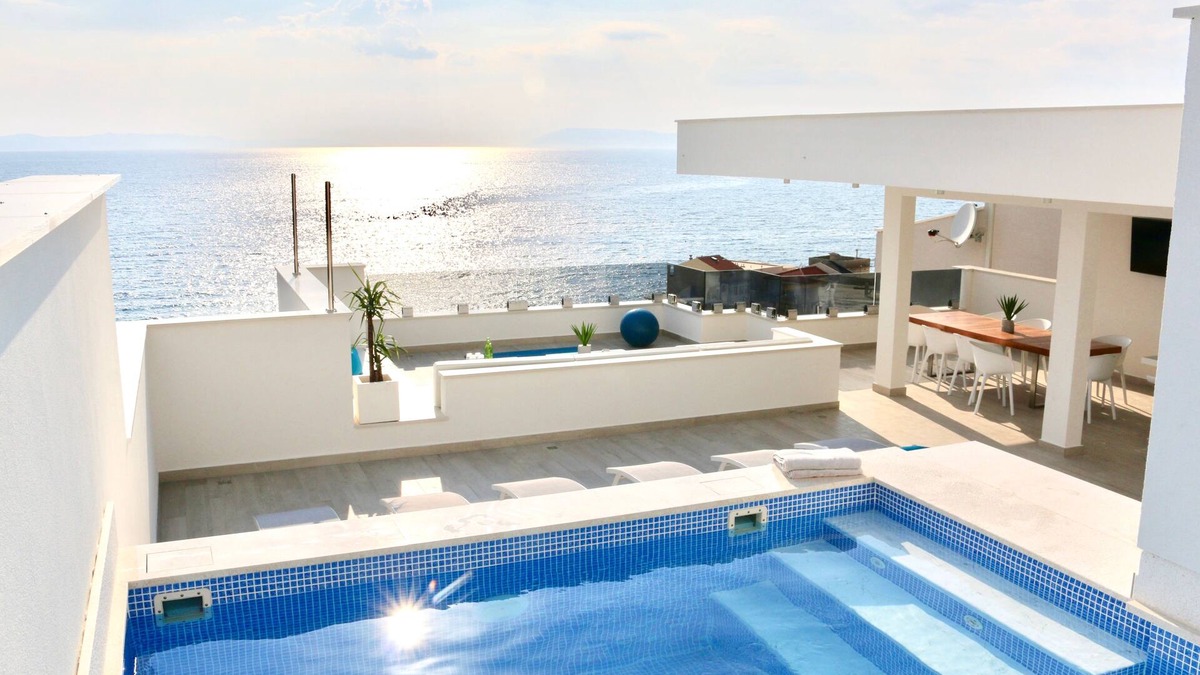 Drasnice Villa | Luxurious and Modern with Pool, Roofdeck, and Views! VillaMelCroatia