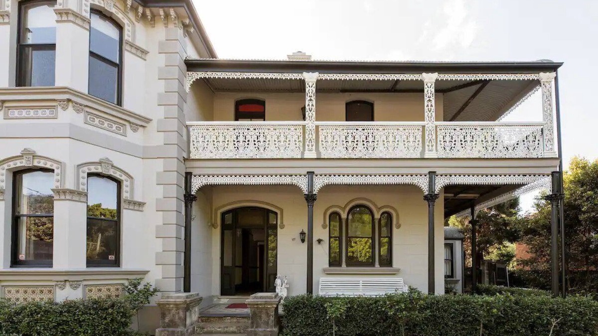 Hamilton Apartment | Luxurious Apartment