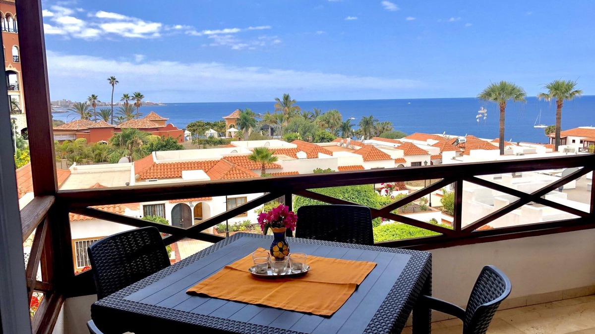 Costa Adeje Apartment | Luxurious apartment with fantastic ocean view, directly on the beach