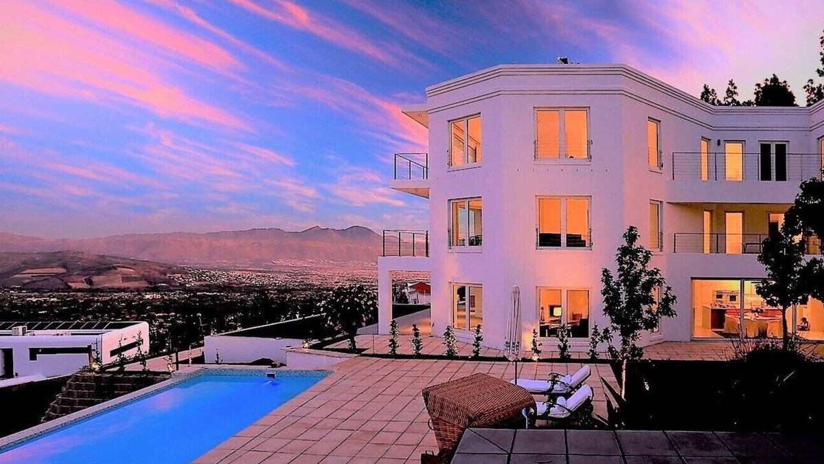 Somerset West Apartment | Luxurious apartment for 2 with dreamlike panorama view