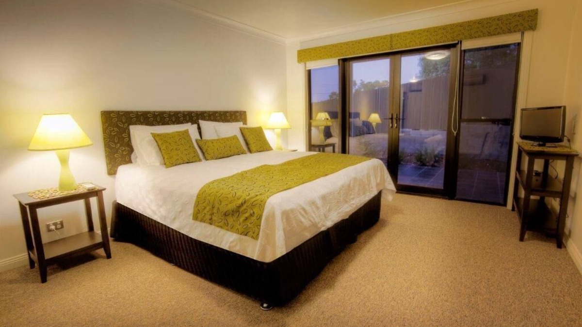 Ballandean House | Luxurious Ballandean Guest House. 20 wineries within 10 min. ballandean.net.au