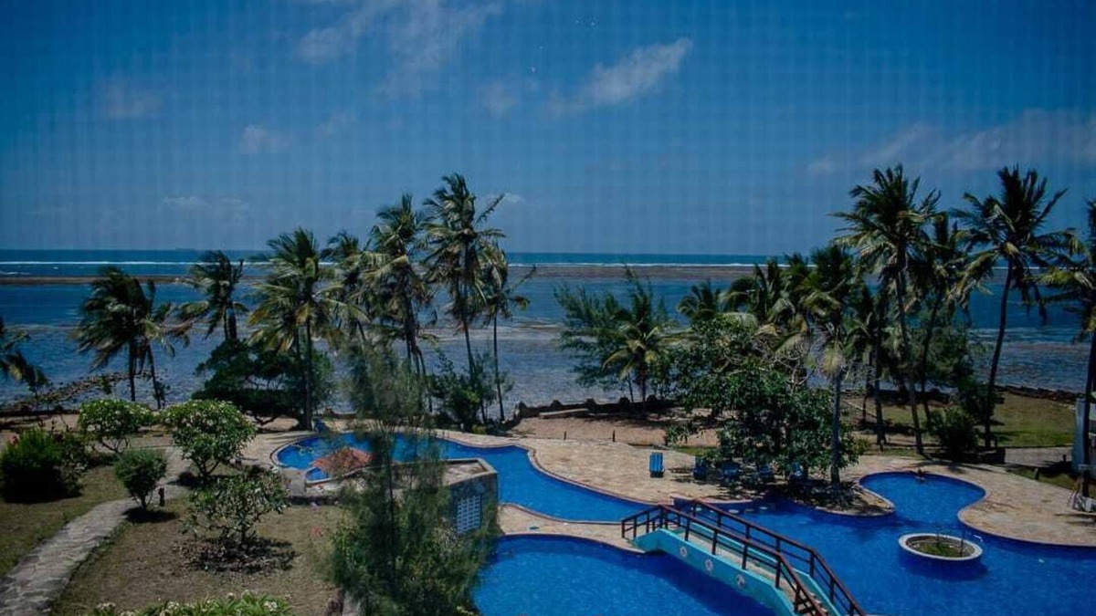 Shanzu Apartment | Luxurious Beachfront Apartment