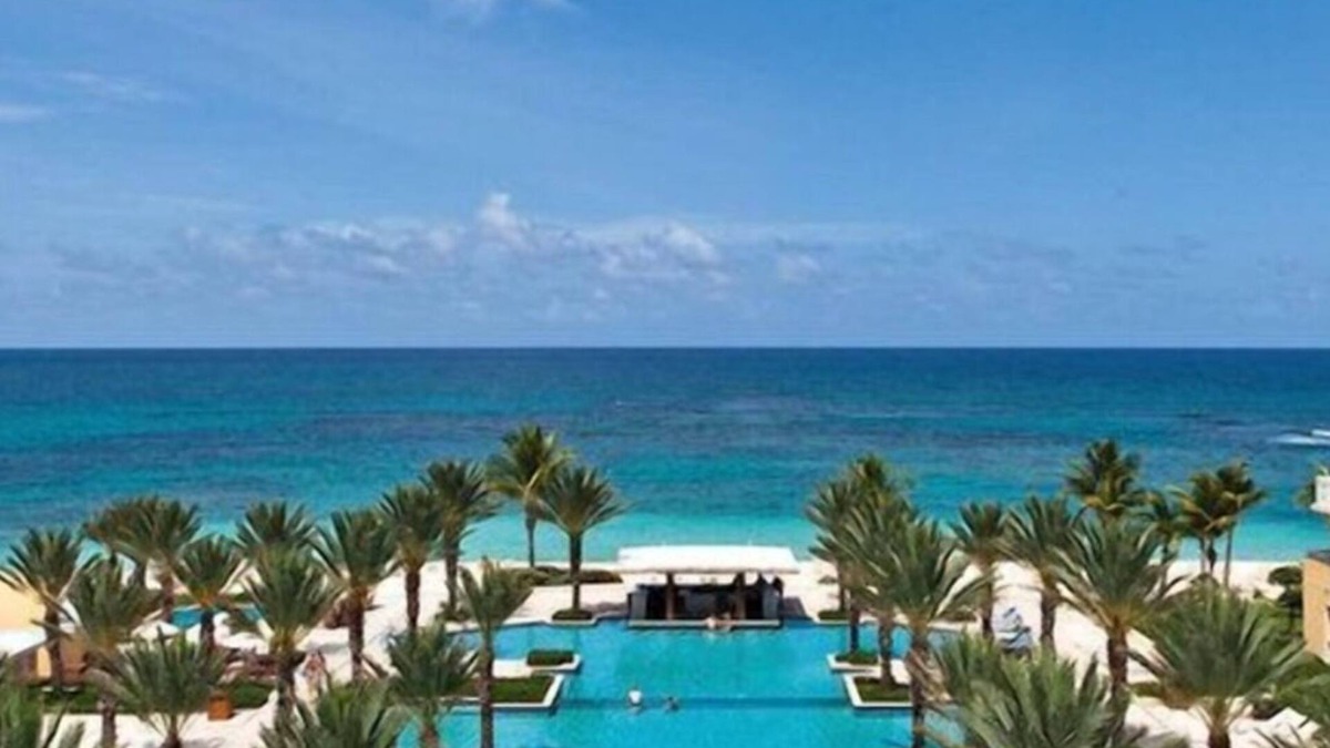 Oyster Pond Resort | Luxurious Beachfront 3 Bedrooms Presidential Suite with a Spectacular Ocean View