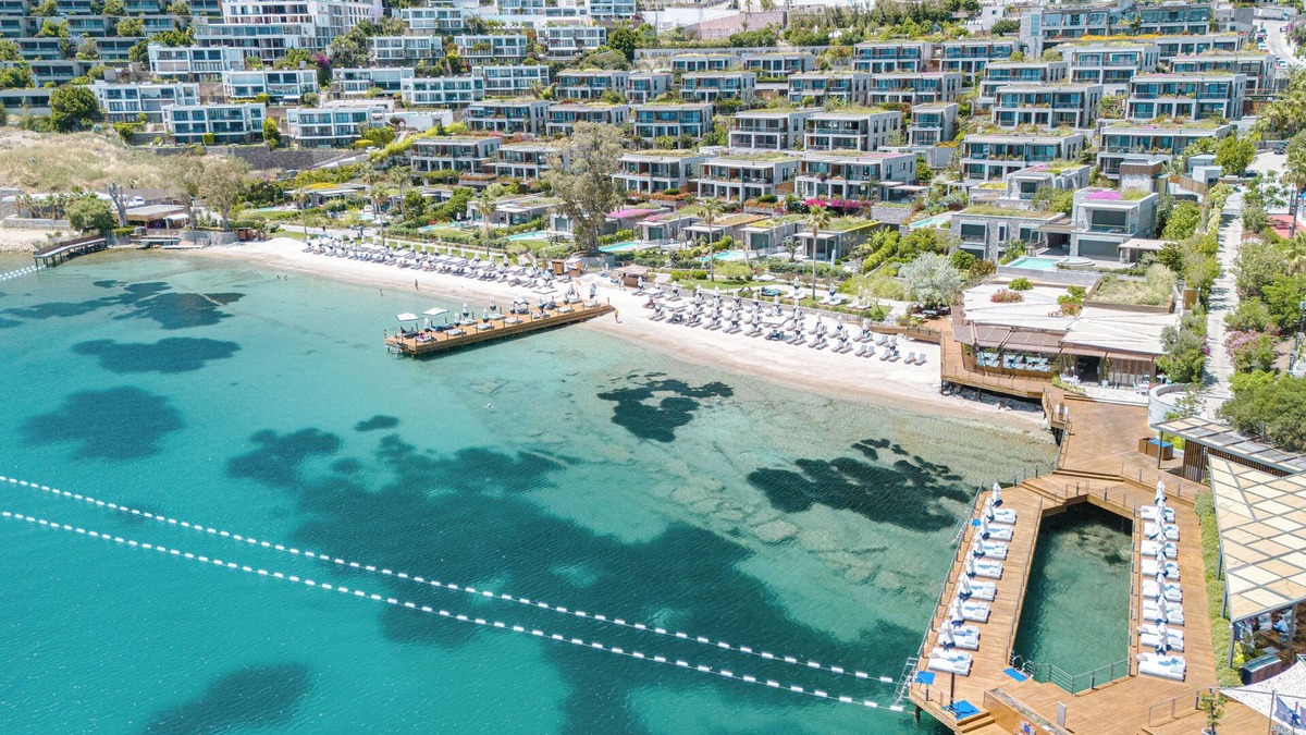 Bodrum City Center Resort | Luxurious Beachfront Flat with Hotel Amenities Inside a 5-Star Resort