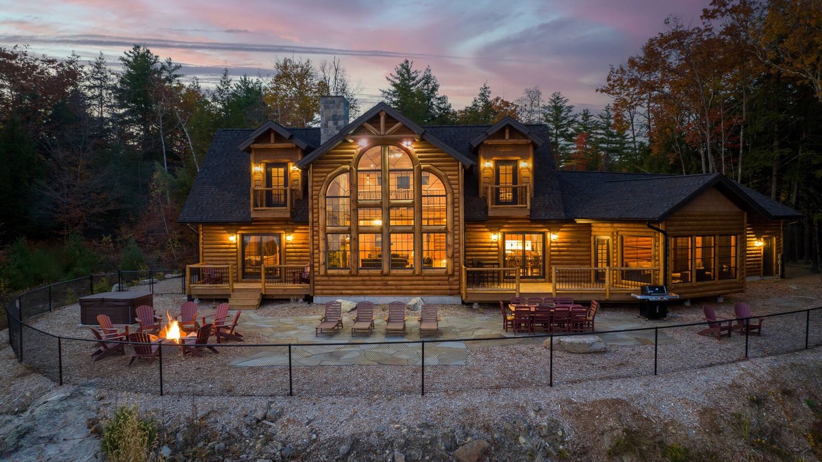 Hebron Cabin | Luxurious Big Bear Log Home at Newfound Lake