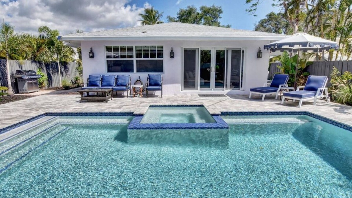Delray Beach House | Luxurious Boutique Villa w/Private Pool, Hot Tub, EV Charger in Heart of Delray