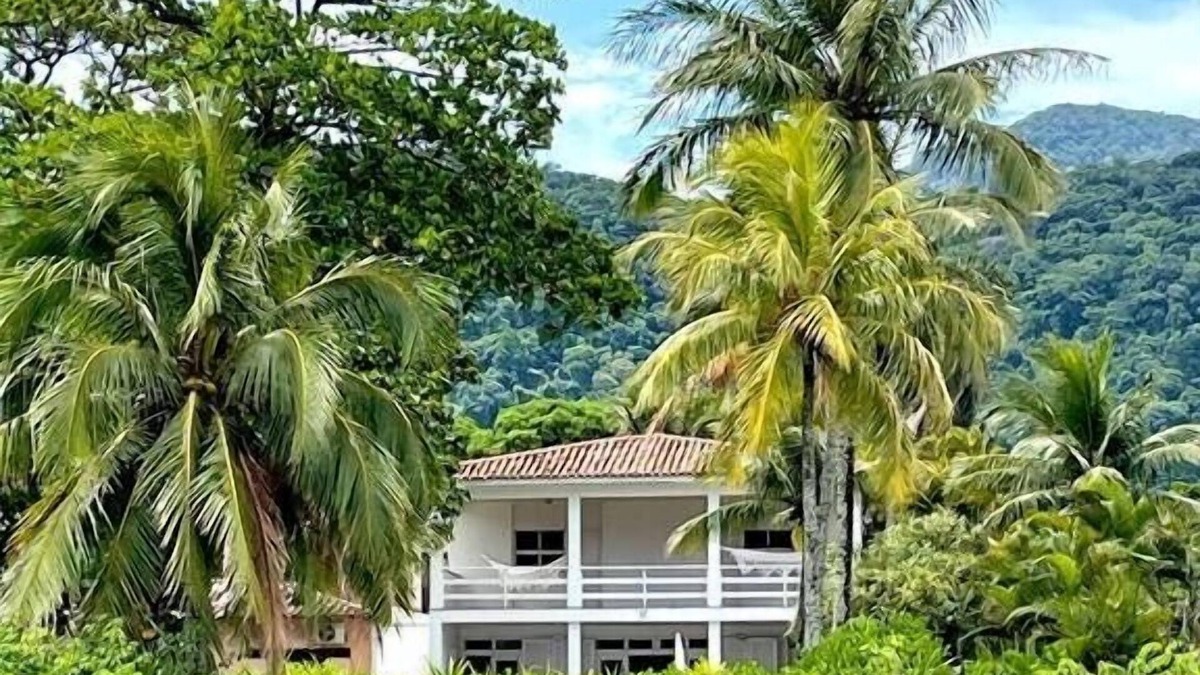 Praia de Barequecaba House | Luxurious beach house on the sand with 6 suites