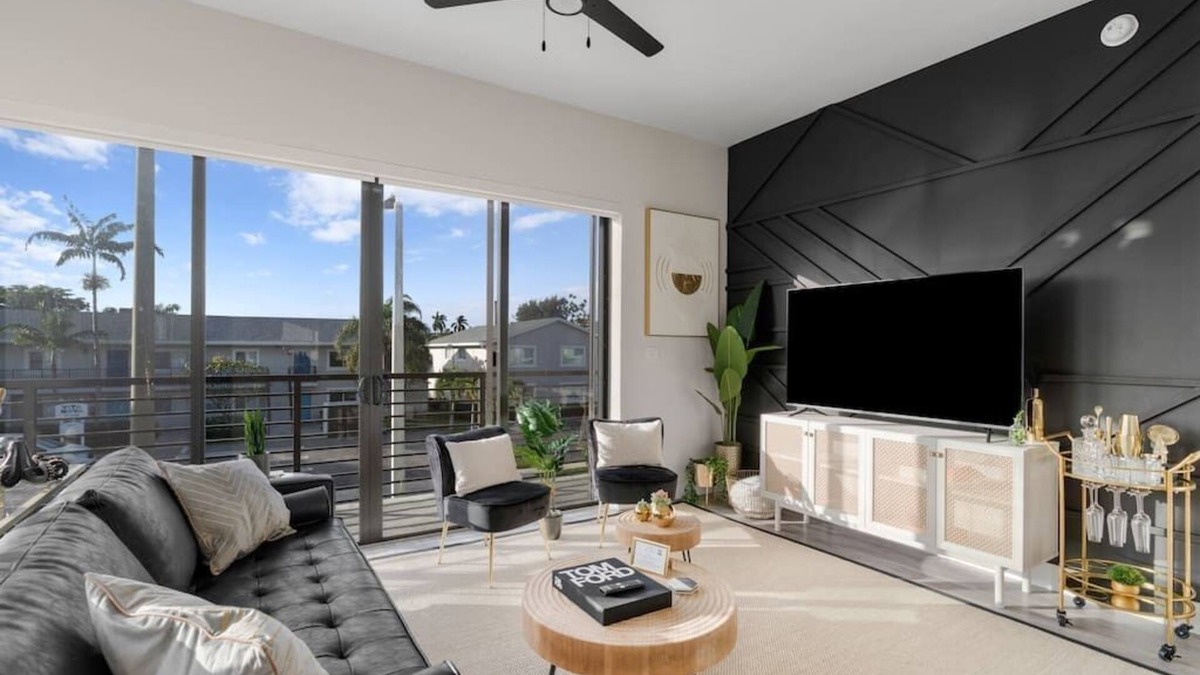 West Palm Beach Apartment | Luxurious Brand-New 2 Bedroom