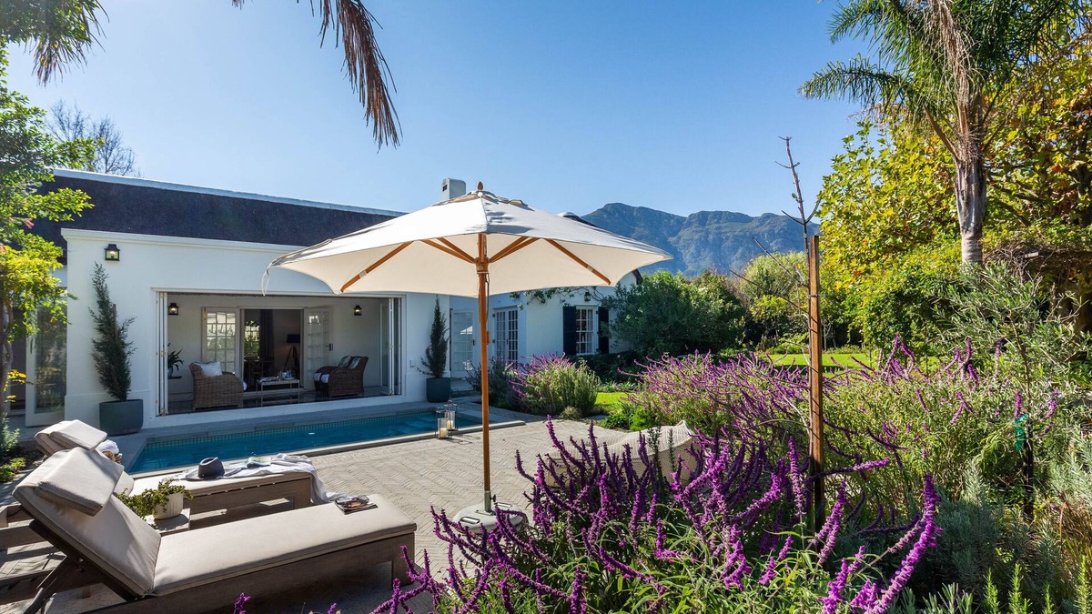 Franschhoek Villa | Luxurious Cape Dutch Villa in Franschhoek with Private Pool