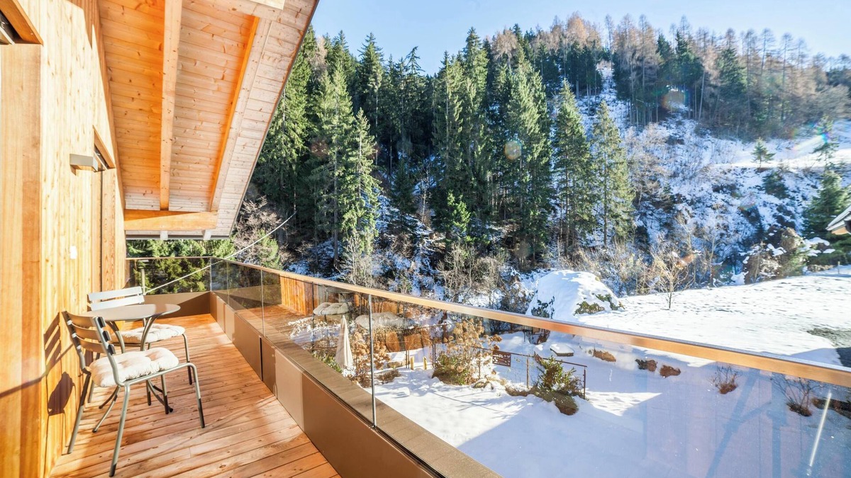 San Pancrazio Ski Chalet | Luxurious Chalet "De Ultimis" with Large Garden and Mountain Views