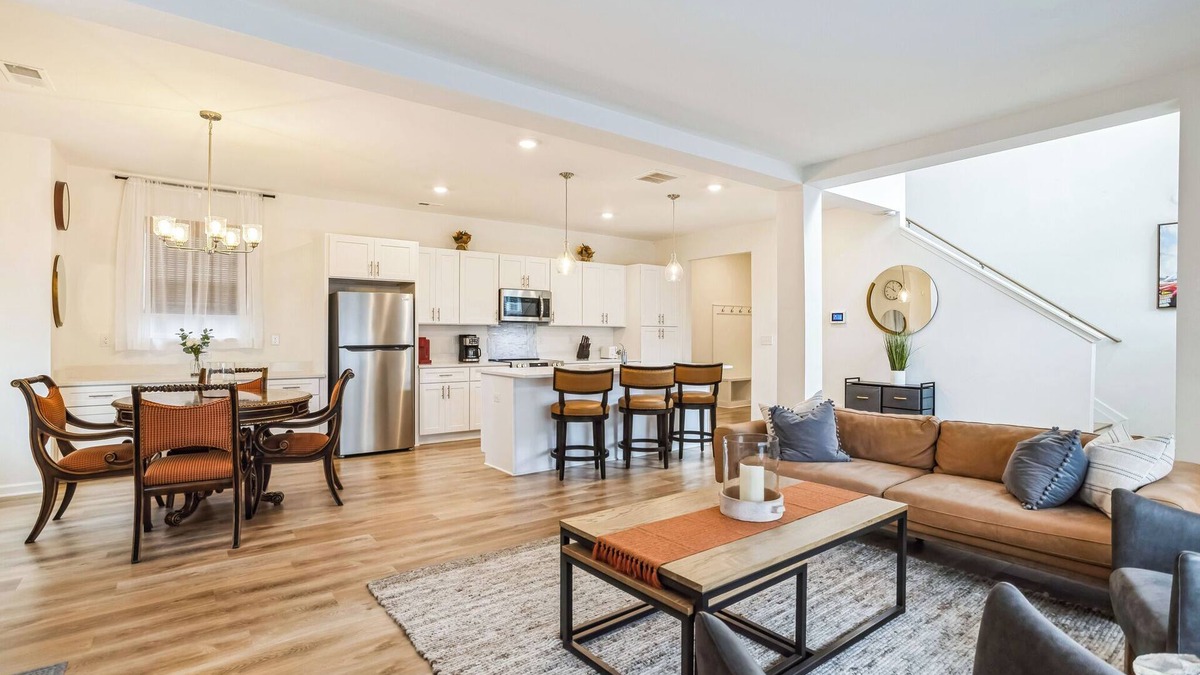 Hidden Valley House | Luxurious Charm & Comfort: Your Perfect Getaway; 6 mi from Downtown Charlotte!