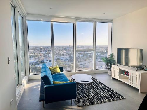 Lidcombe Apartment | Luxurious city view at Sydney Olympic Park