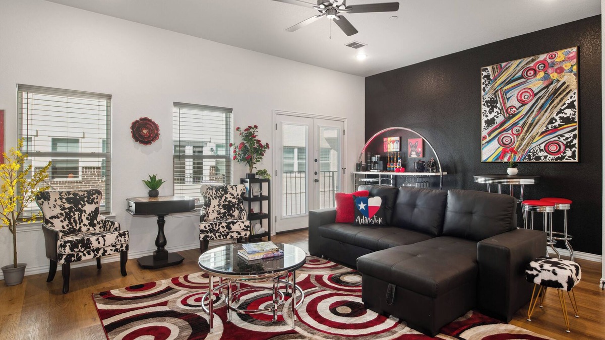 Arlington House | Luxurious Condo w/Premium Amenities! Rooftop Retreat w views of stadiums, private garage & gated entry