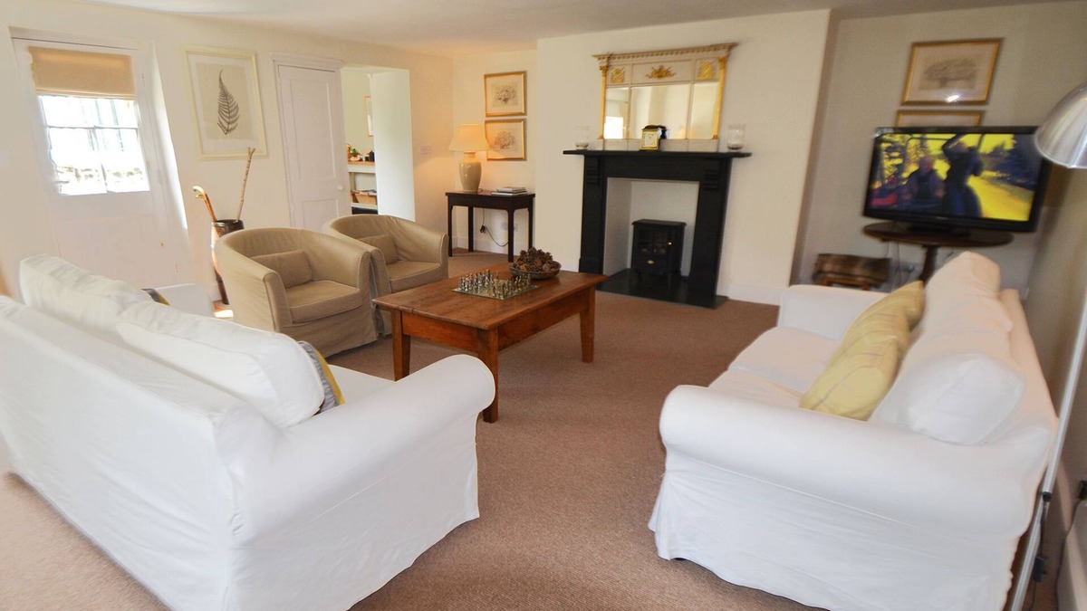 Romansleigh Cottage | Luxurious cottage in 70 acres with private lake, fantastic views and walks