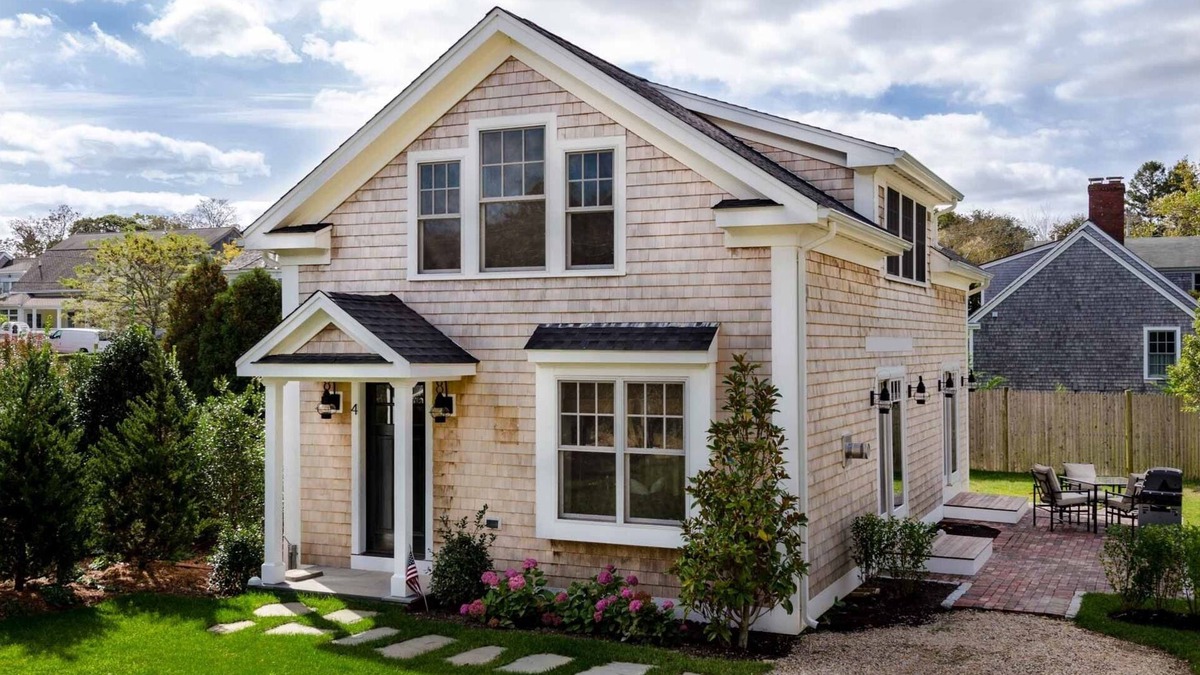 Edgartown House | Luxurious Cottage Living In Edgartown Village