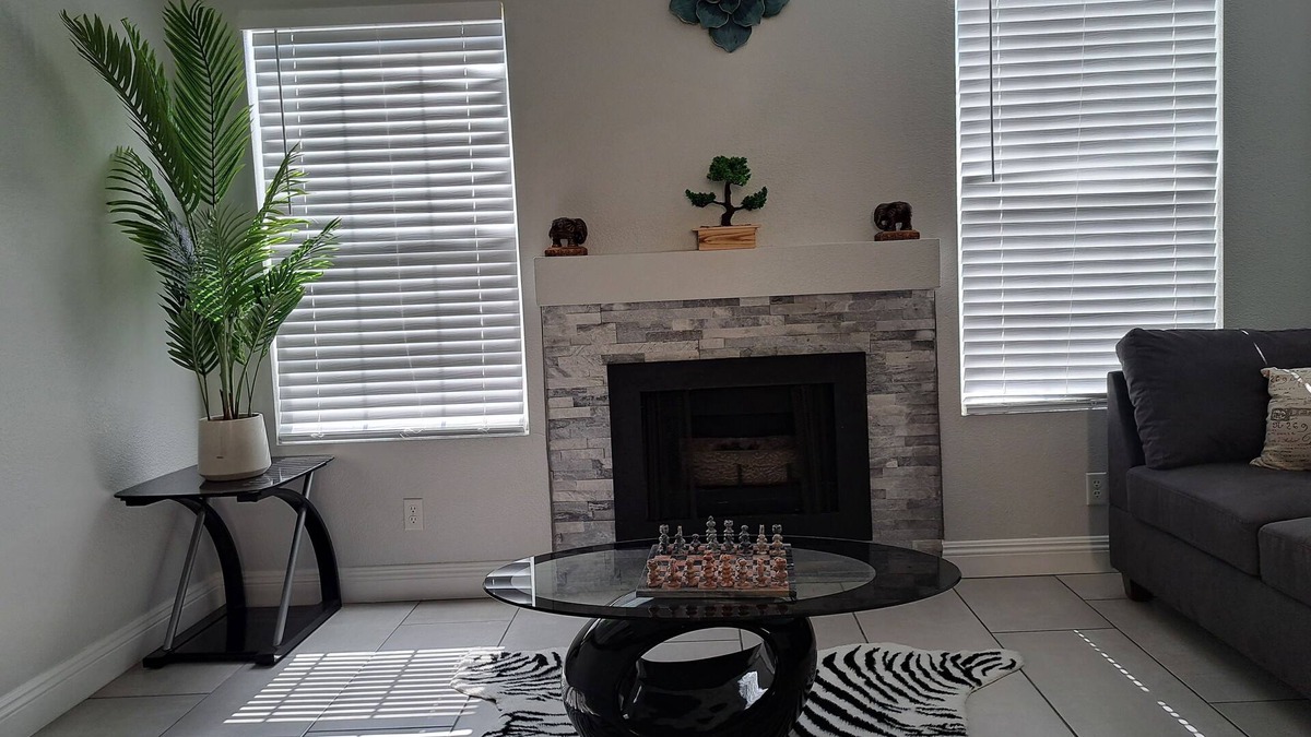 Las Vegas Condo | Luxurious Cozy 2-bedroom condo.