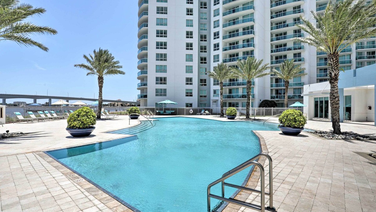 Kingston Condo | Luxurious Daytona Beach Condo w/Resort Amenities!
