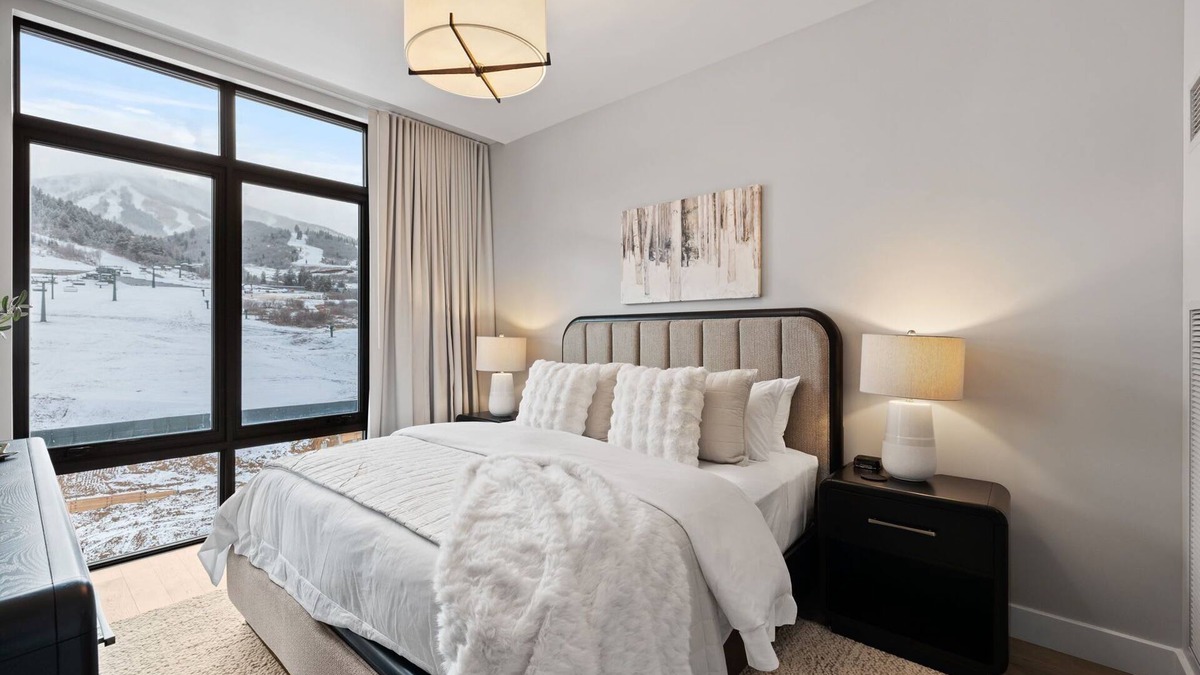 Snowbird Condo | Luxurious Deer Valley Ski Condo for 6 guests | Mountain Views, New Runs Open!