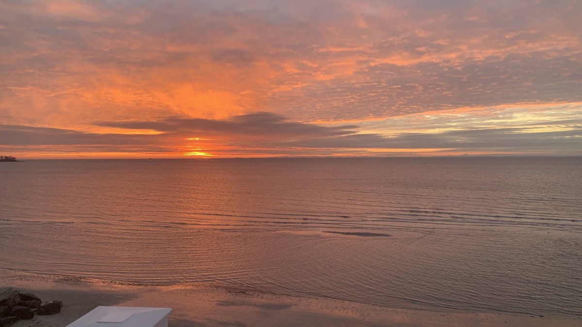 Devon House | Luxurious, Direct Oceanfront Home with Private Beach