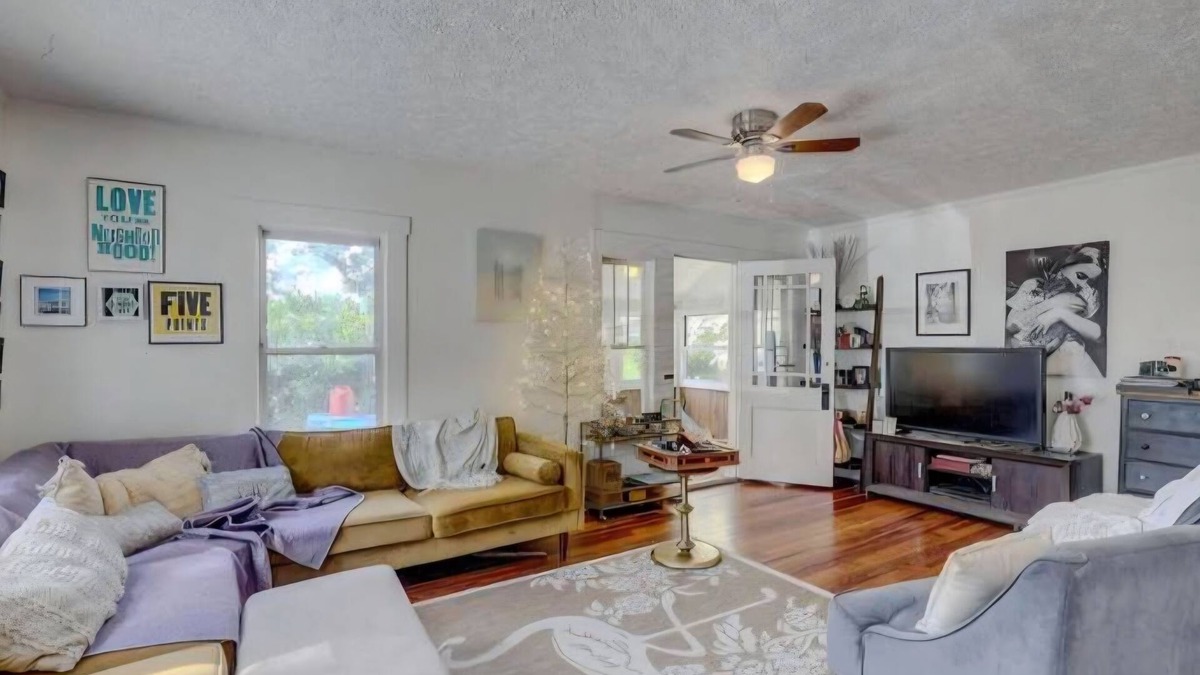 Crescent Heights House | Luxurious Downtown Pool Retreat - St. Petersburg - Pets Welcome