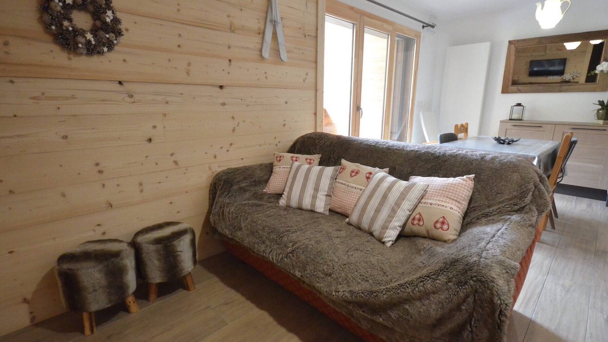 Les Gets Apartment | Luxurious Duplex Apartment in Les Gets Center - 2BR, Sleeps 4, Garage, Ski Storage
