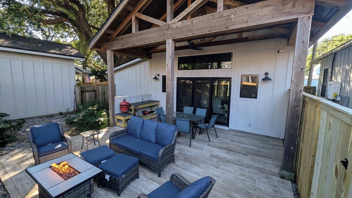East Hill Villa | Luxurious East Hill Guest House w/King Bed!