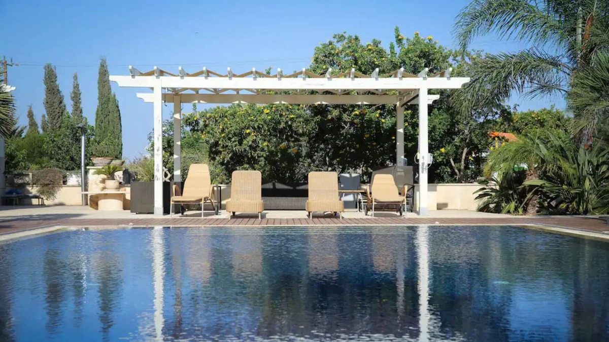 Mazotos Villa | Luxurious , Exclusive Private House Near the Beach