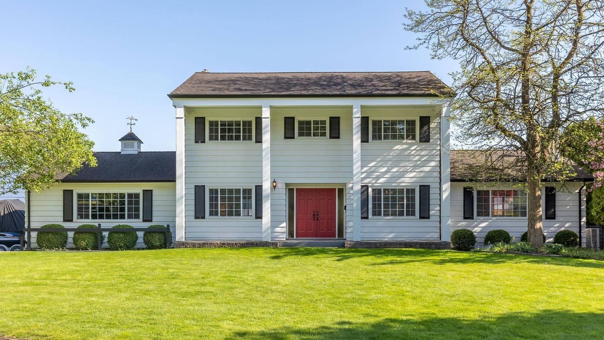 Chilliwack Proper Village West House | Luxurious family getaway home in the heart of Chilliwack