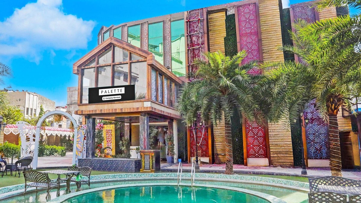 Patna House | Luxurious Family Retreat With Pool in Patna