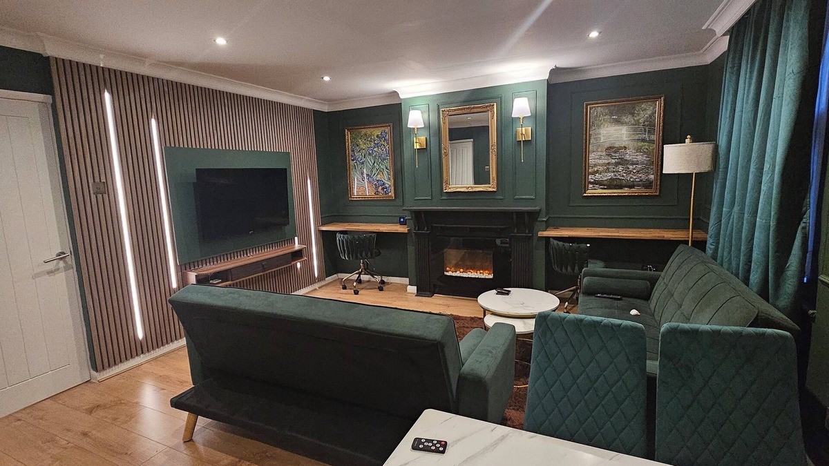 Harrow Apartment | Luxurious Flat 19min from London, 7min to station!