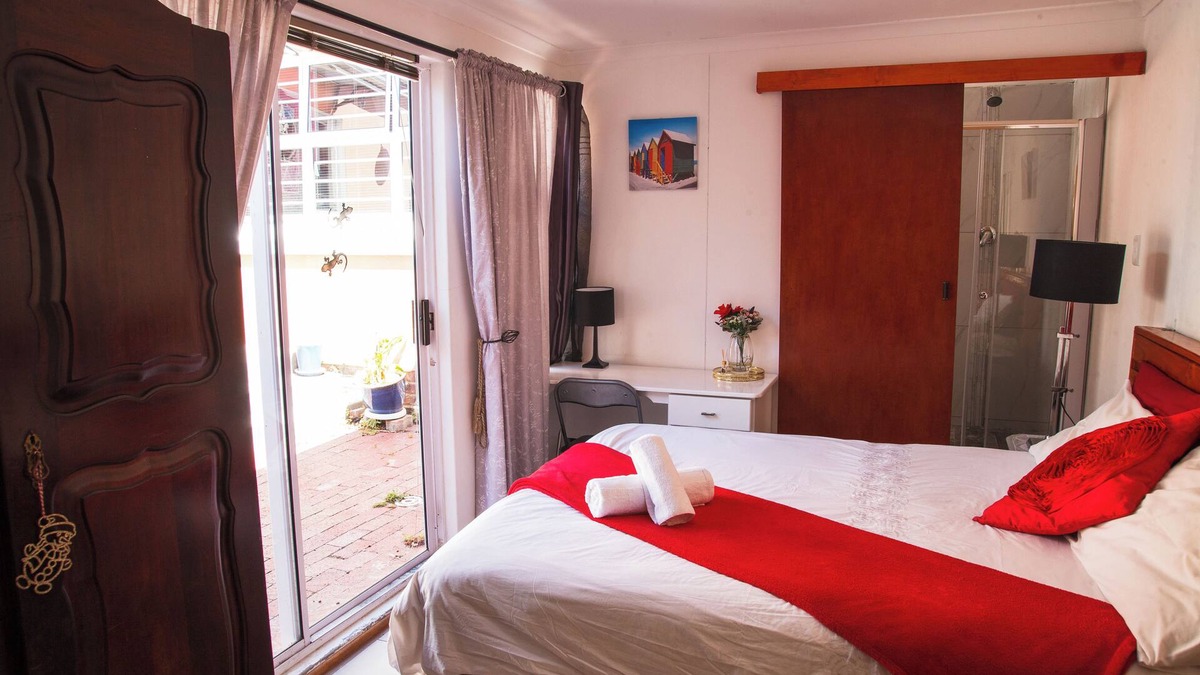 Mowbray House | Luxurious flatlet in the heart of Mowbray: Your Perfect Cape Town Getaway!