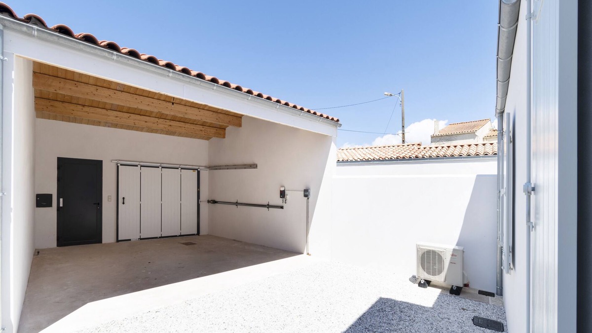 La Cotiniere House | Luxurious villa with heated pool