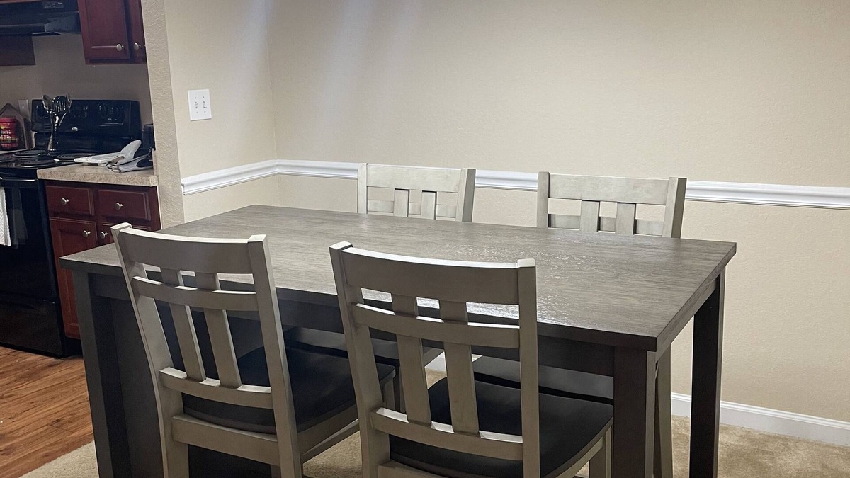 Gunter Afs Apartment | Luxurious Fully furnished 2bedroom 2 bathrooms 3rd floor apartment!