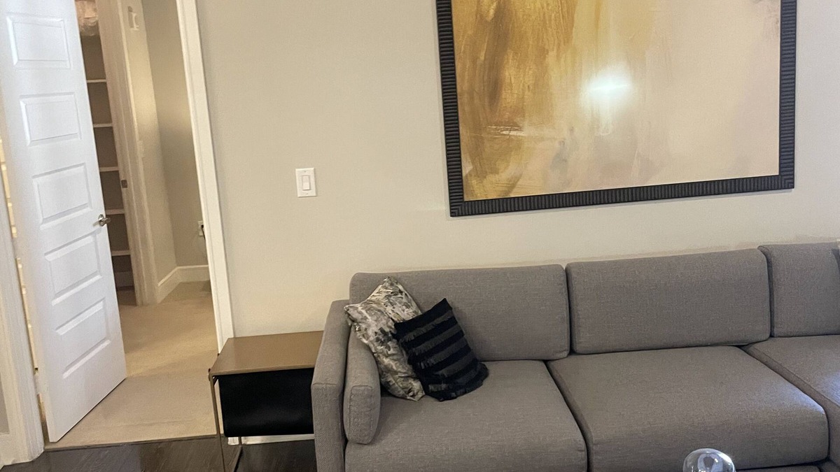 Greenway Plaza-Upper Kirby Apartment | Luxurious Galleria condo 2 bedrom