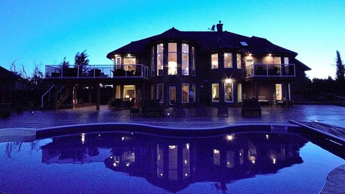 Division No. 11 House | Luxurious Gated Estate With Salt Water Pool
