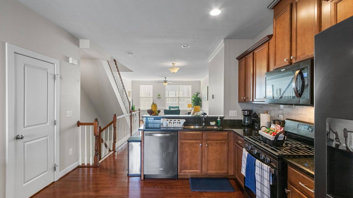 Stafford House | Luxurious Gateway near Quantico Base