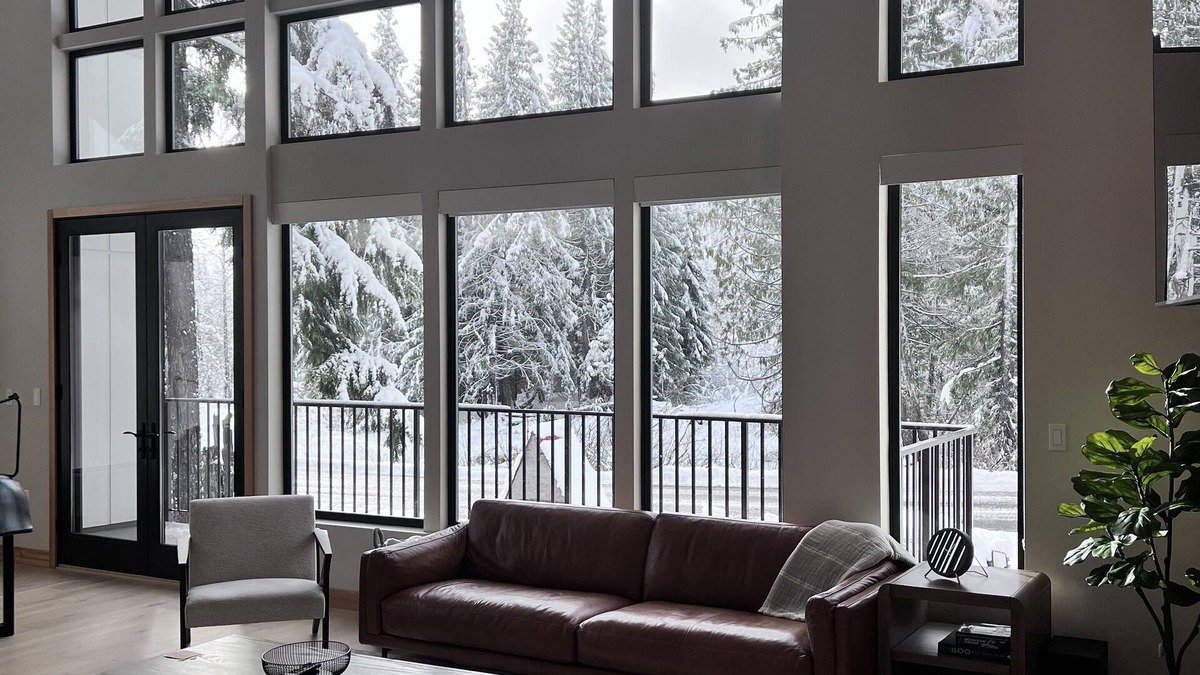 Hyak Cabin | Luxurious getaway w/spacious sauna, 7-person hot tub, 2 master suites, scenic v