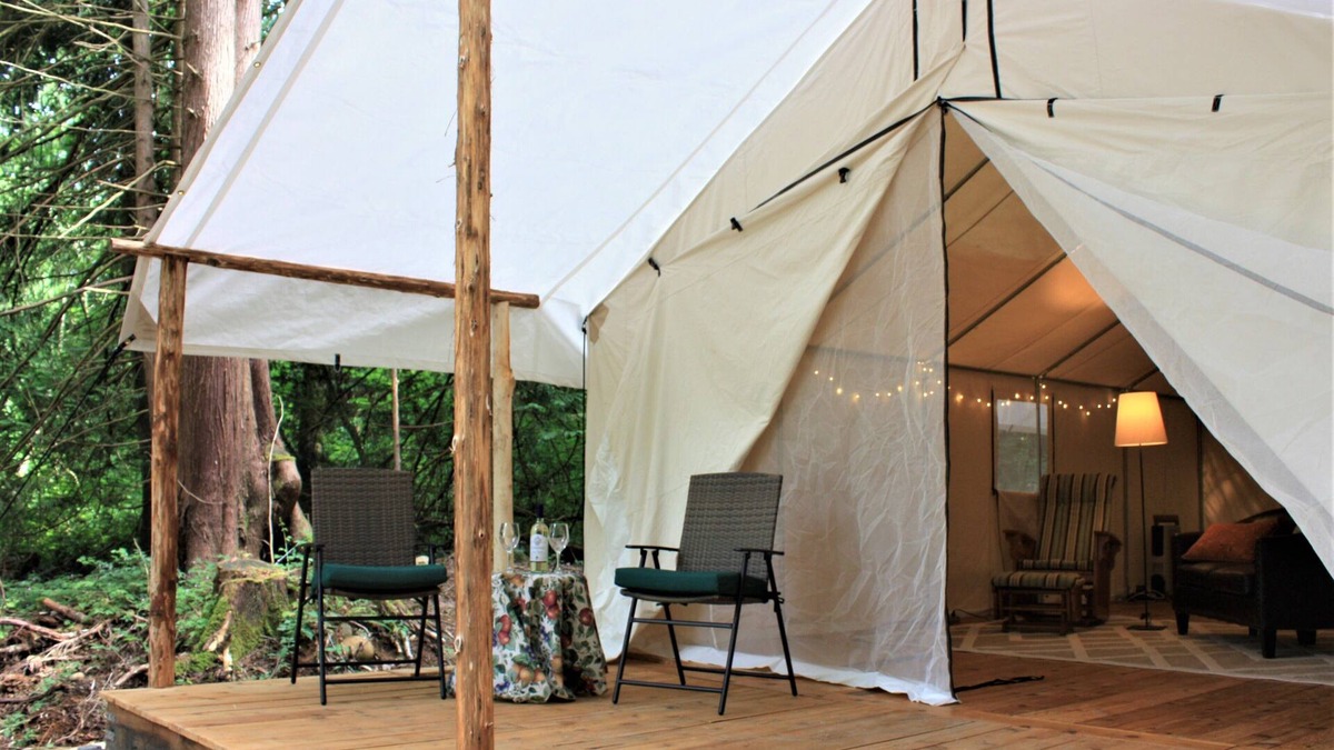 Big Lake RV Rental | Luxurious Glamour Camping in Northwest Cedar Forest