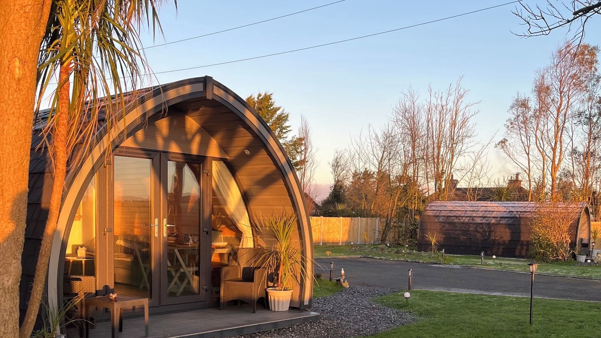 Bunmahon Cabin | Luxurious Glamping Pod on the Copper Coast with sauna barrel access.