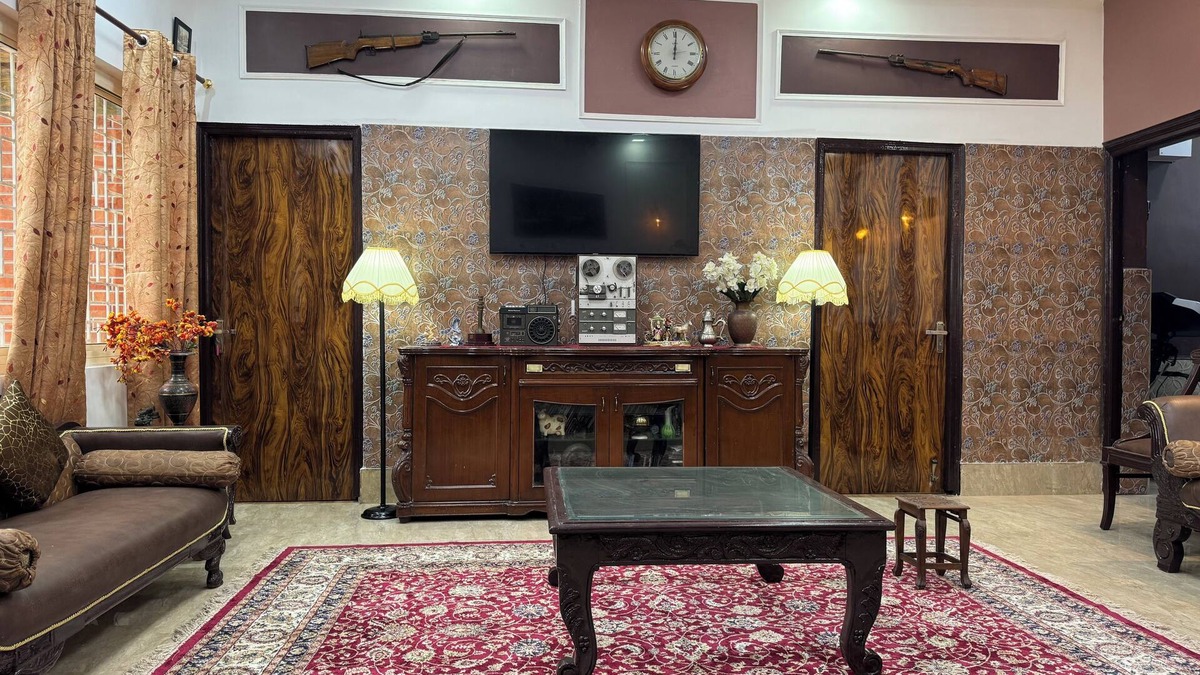New Delhi Villa | Luxurious Ground Floor -Situated in the highly secured, serene VIP area Delhi