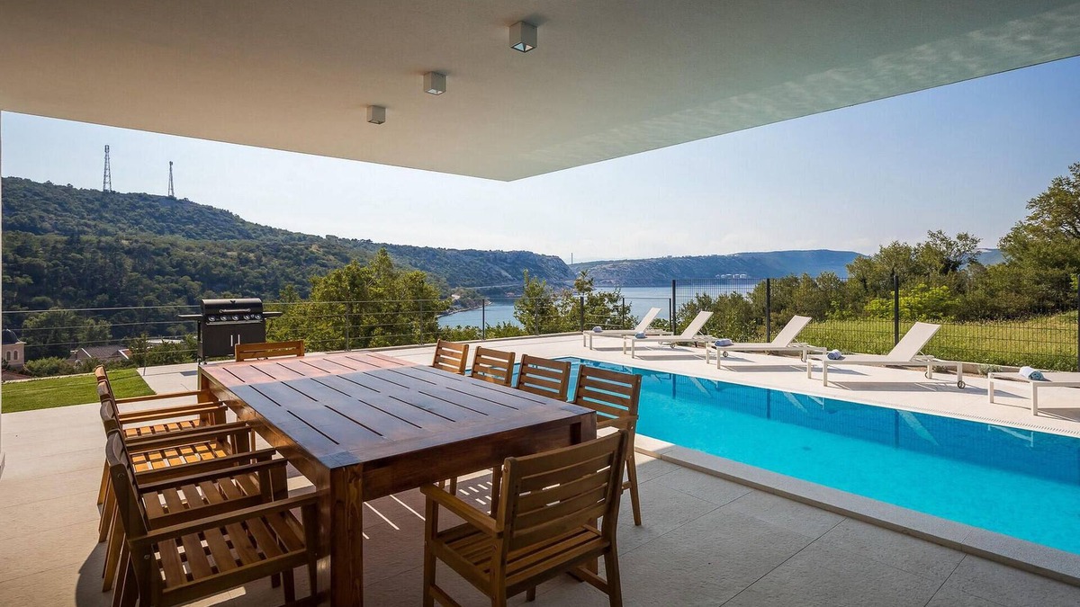 Bakarac House | Luxurious home in Bakarac