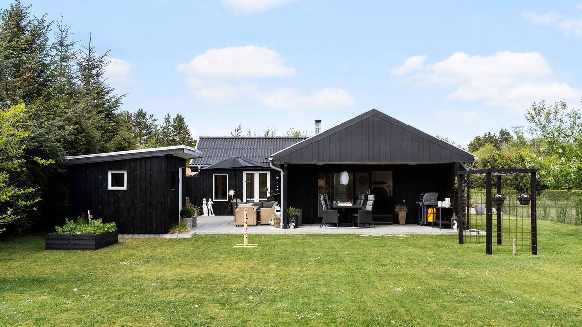 Hou House | Luxurious home in Hals with WiFi