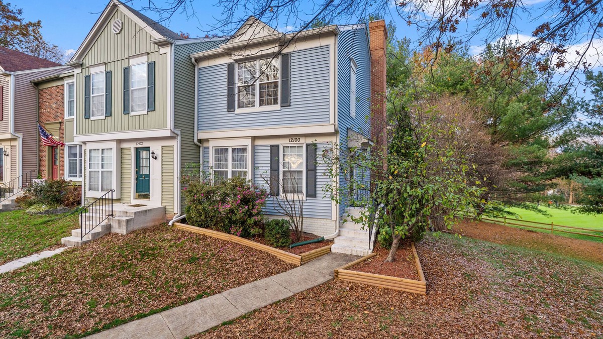 Vienna House | Luxurious home with golf course view, deck, grill, Peloton! King size bed.